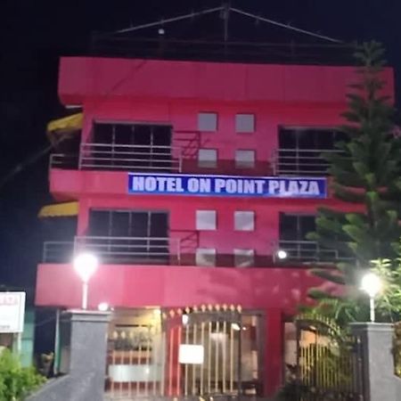 On Point Plaza Bed & Breakfast Murud  Exterior photo