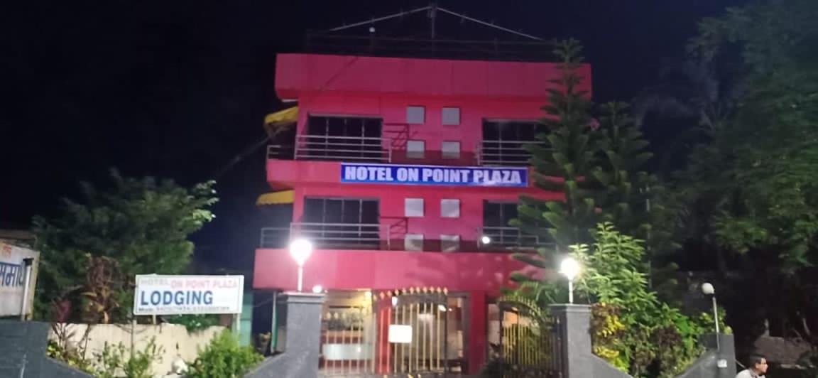On Point Plaza Bed & Breakfast Murud  Exterior photo