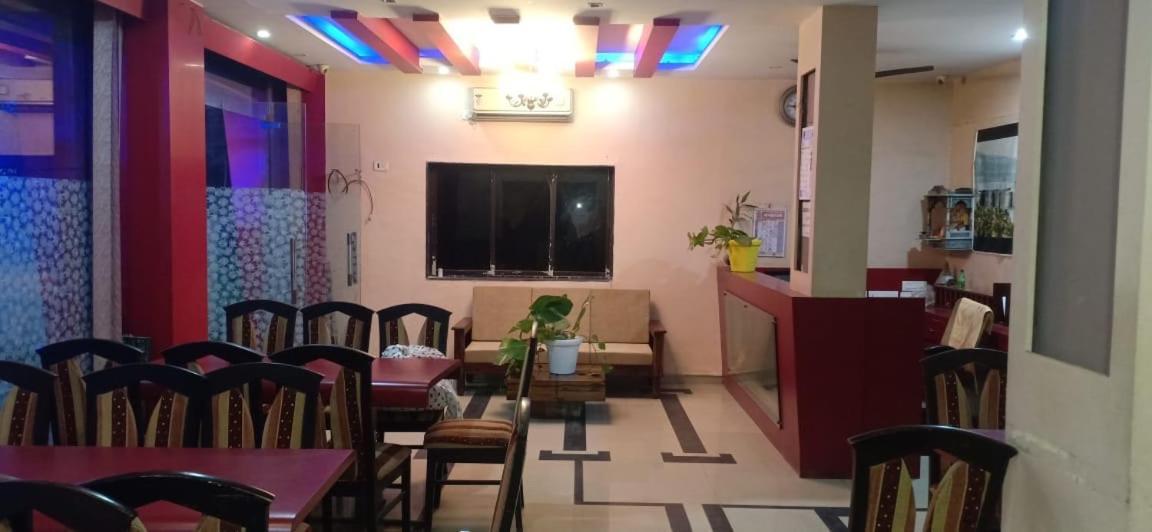 On Point Plaza Bed & Breakfast Murud  Exterior photo