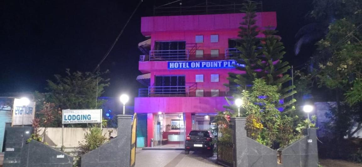 On Point Plaza Bed & Breakfast Murud  Exterior photo