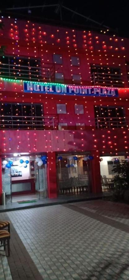 On Point Plaza Bed & Breakfast Murud  Exterior photo