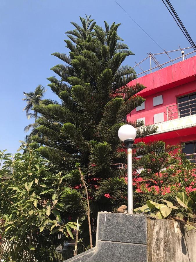 On Point Plaza Bed & Breakfast Murud  Exterior photo