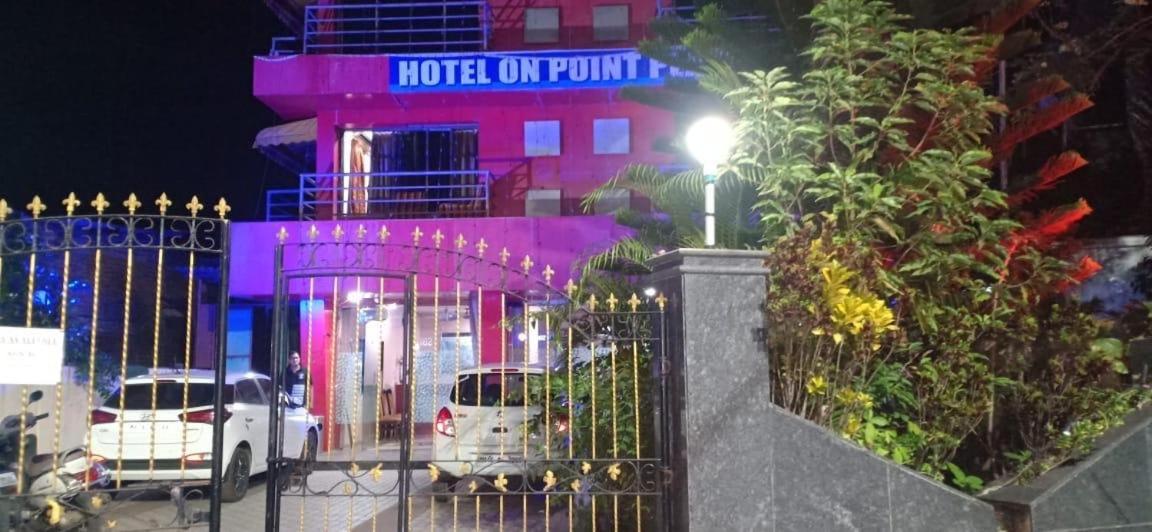 On Point Plaza Bed & Breakfast Murud  Exterior photo