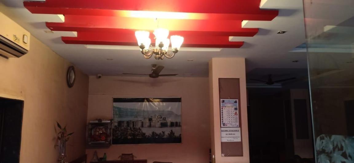 On Point Plaza Bed & Breakfast Murud  Exterior photo