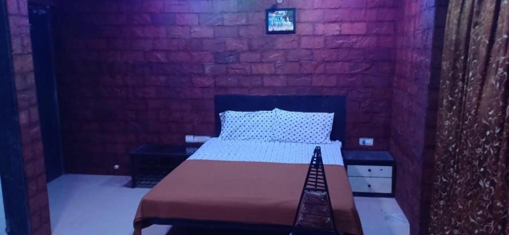 On Point Plaza Bed & Breakfast Murud  Exterior photo
