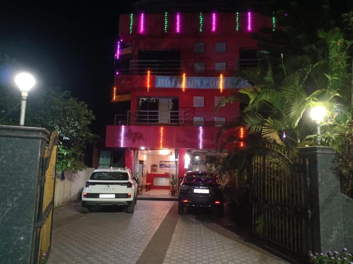 On Point Plaza Bed & Breakfast Murud  Exterior photo